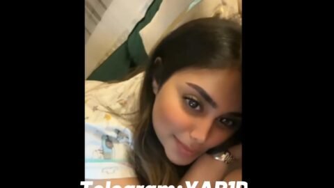 فديوهات شرموطة سعودية مشهورة السناب سكس عربي كس سعودي في الحمام Arab Gulf sex video from Snapchat